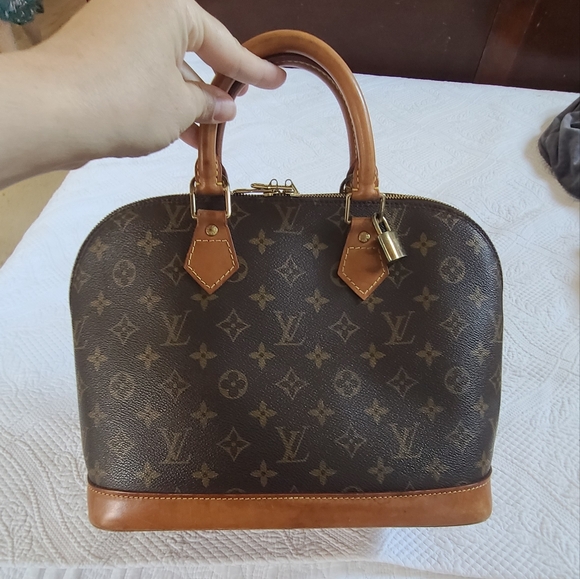 ✅️Authentic✅️ Alma PM - Picture 12 of 16